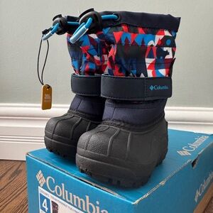 NWT Size 4 Columbia Toddler Powerbug Plus II Boots - Black with pattern